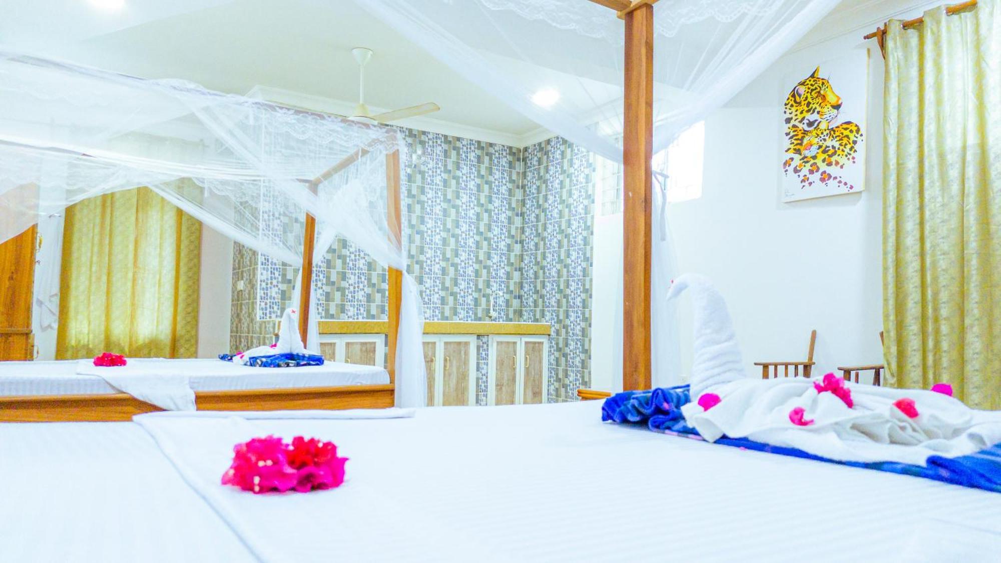 Sands Inn Hotel Pwani Mchangani Exterior photo